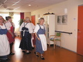 Senioritanssiryhmä Kihara esiintyi vanhustenviikolla palveltalo Esperissä ja Vommassa